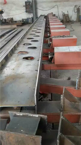 冲孔大梁及设备